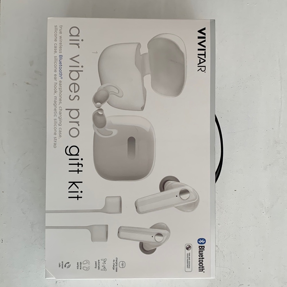 VIVITAR AIR VIBES PRO GIFT KIT.     NWOT. Never been opened!